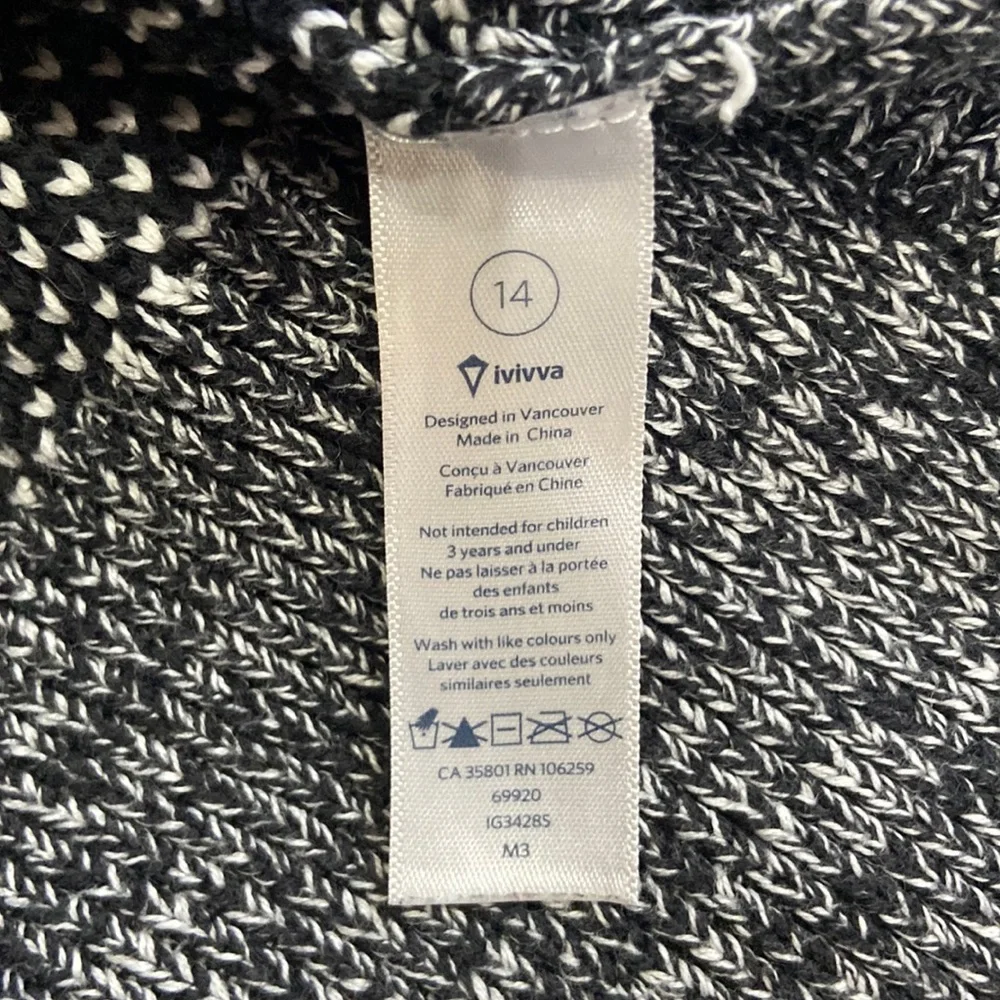 Ivivva Feeling Toasty wrap sweater navy and white size 14 with pockets - Picture 9 of 9
